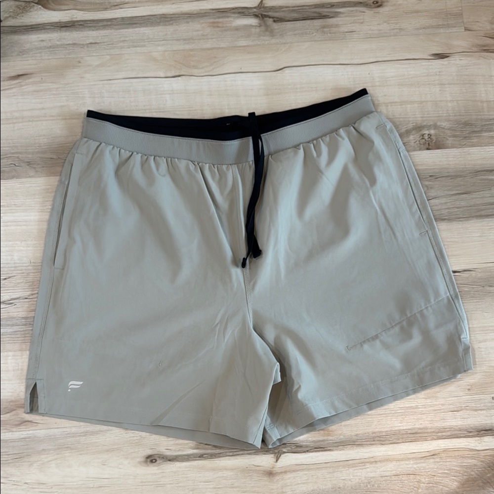 Mens Fabletics Fundamental Lined Shorts sz. L